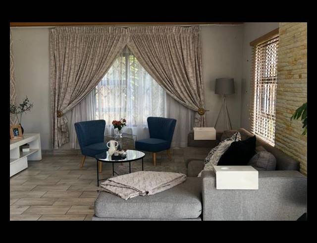 3 BEDROOM HOUSE FOR SALE IN THATCHFIELD